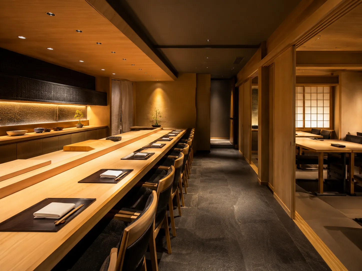 芳田の店内空間